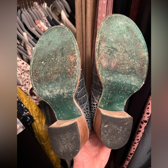 FREEBIRD Randi Turquoise Croco in Size 6 - Picture 9 of 11